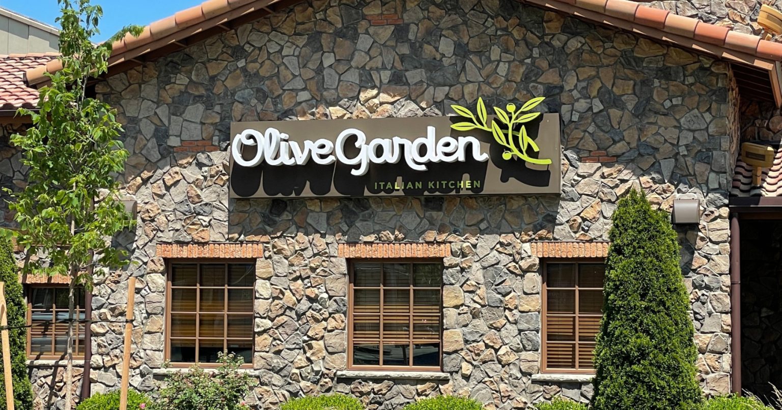 Never-ending pasta sparks sales growth for Olive Garden