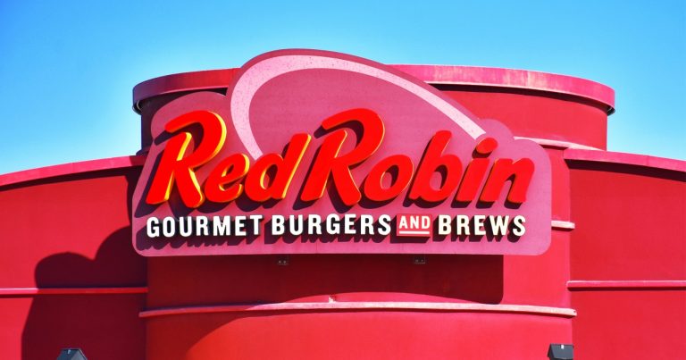 Red Robin’s turnaround begins to hit its stride