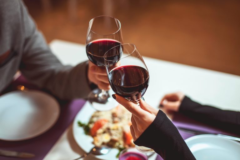 Should restaurants fear alcohol warning labels?