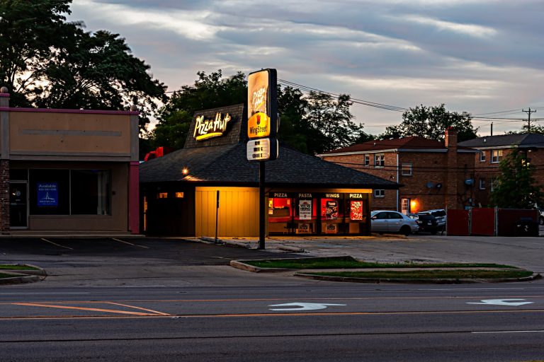 6 buyers win an auction for 77 bankrupt Pizza Hut restaurants