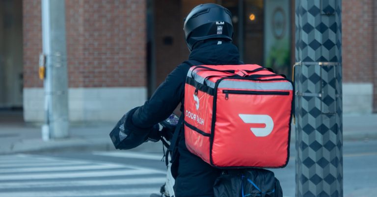 DoorDash to pay nearly M to New York couriers in tip-theft case