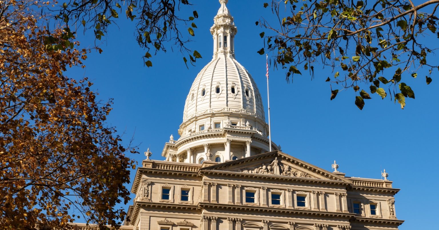 Michigan lawmakers preserve tip credit but speed increases in the minimum wage