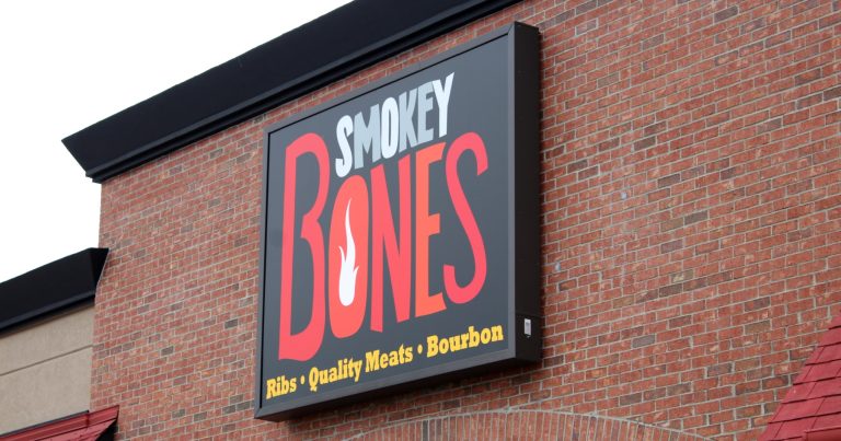 Twin Peaks to close 9 Smokey Bones locations