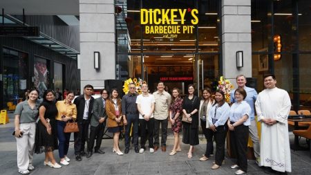 Dickey’s opens full-service location in Philippines